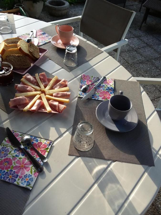 Le Grive Bed and Breakfast Chevremont Exteriör bild